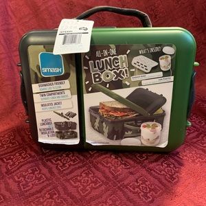 Smash All In One Plastic Lunchbox With Detachable Insulations. Cool camo pattern